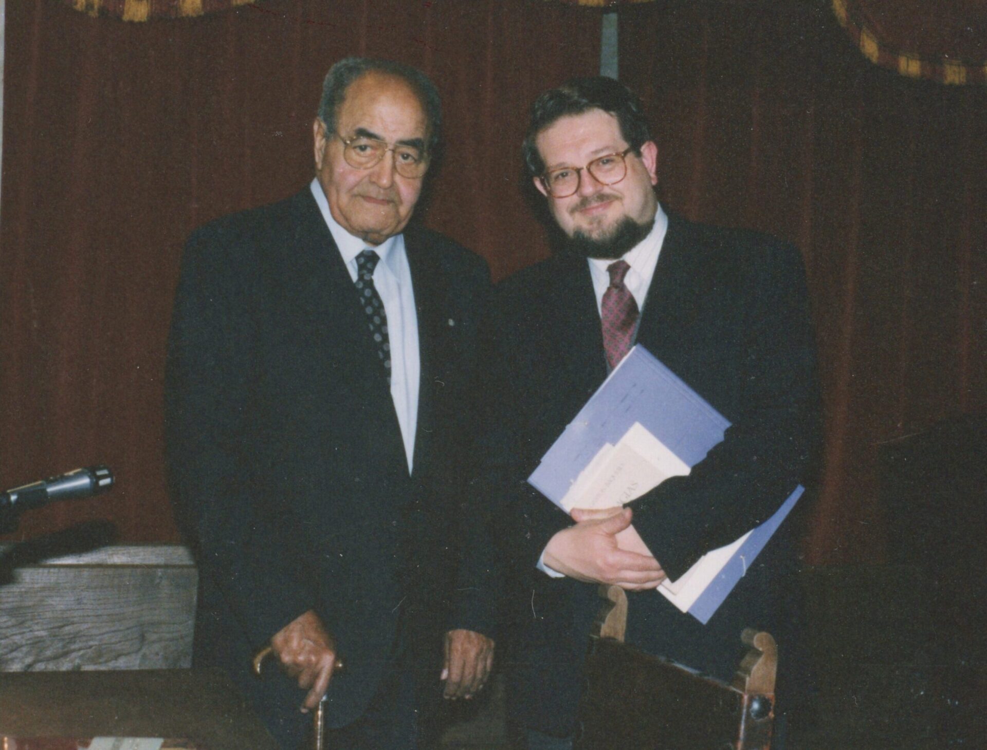 2 Baquero y Santiago Castelo en la Pontificia (foto de A. P. Alencart, 1993)