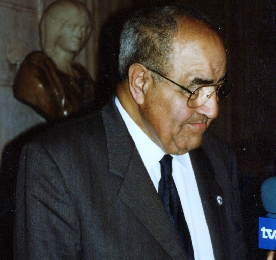 3 Gastón Baquero, entrevistado por TVE (Palacio Real, 1993, foto de A. P. Alencart)