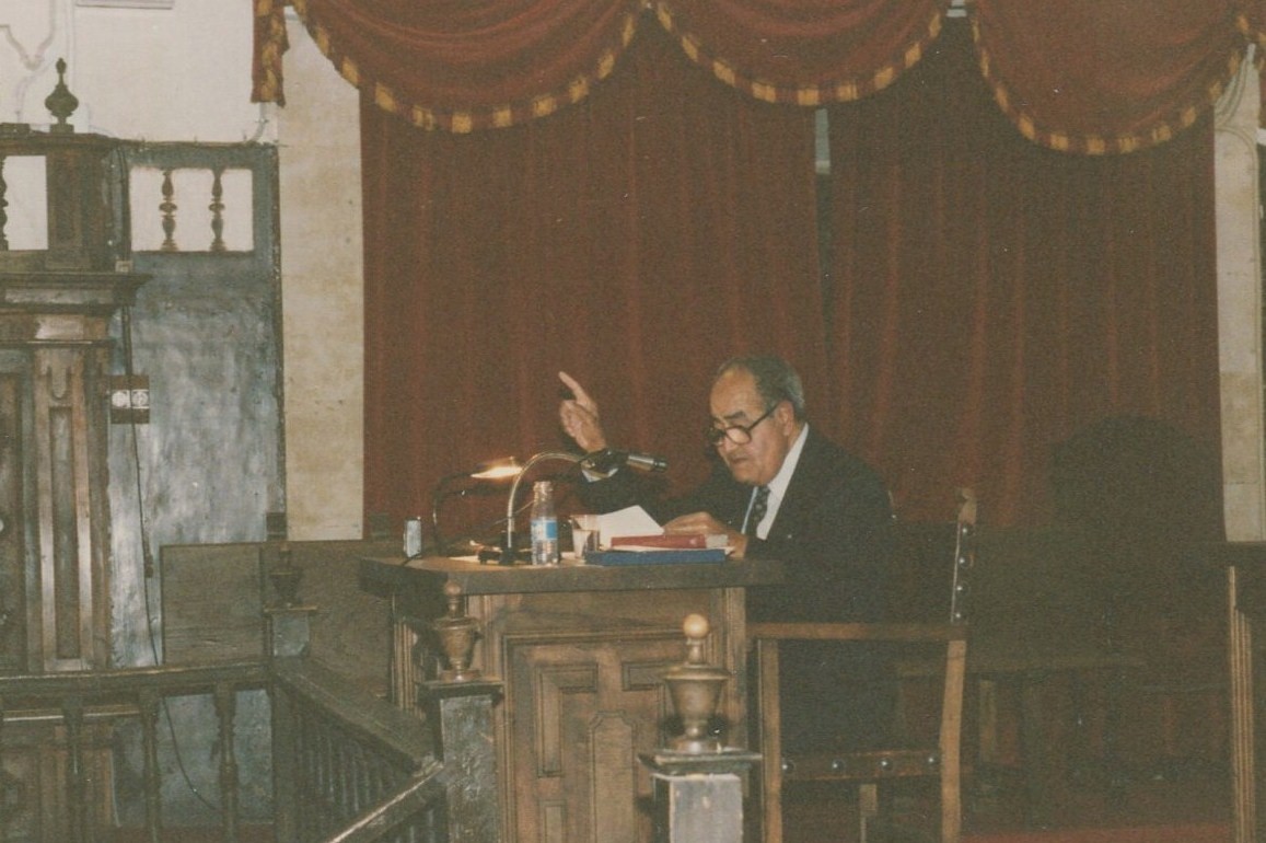 8 Gastón ofreciendo su discurso de agradecimiento (foto de Jacqueline Alencar)