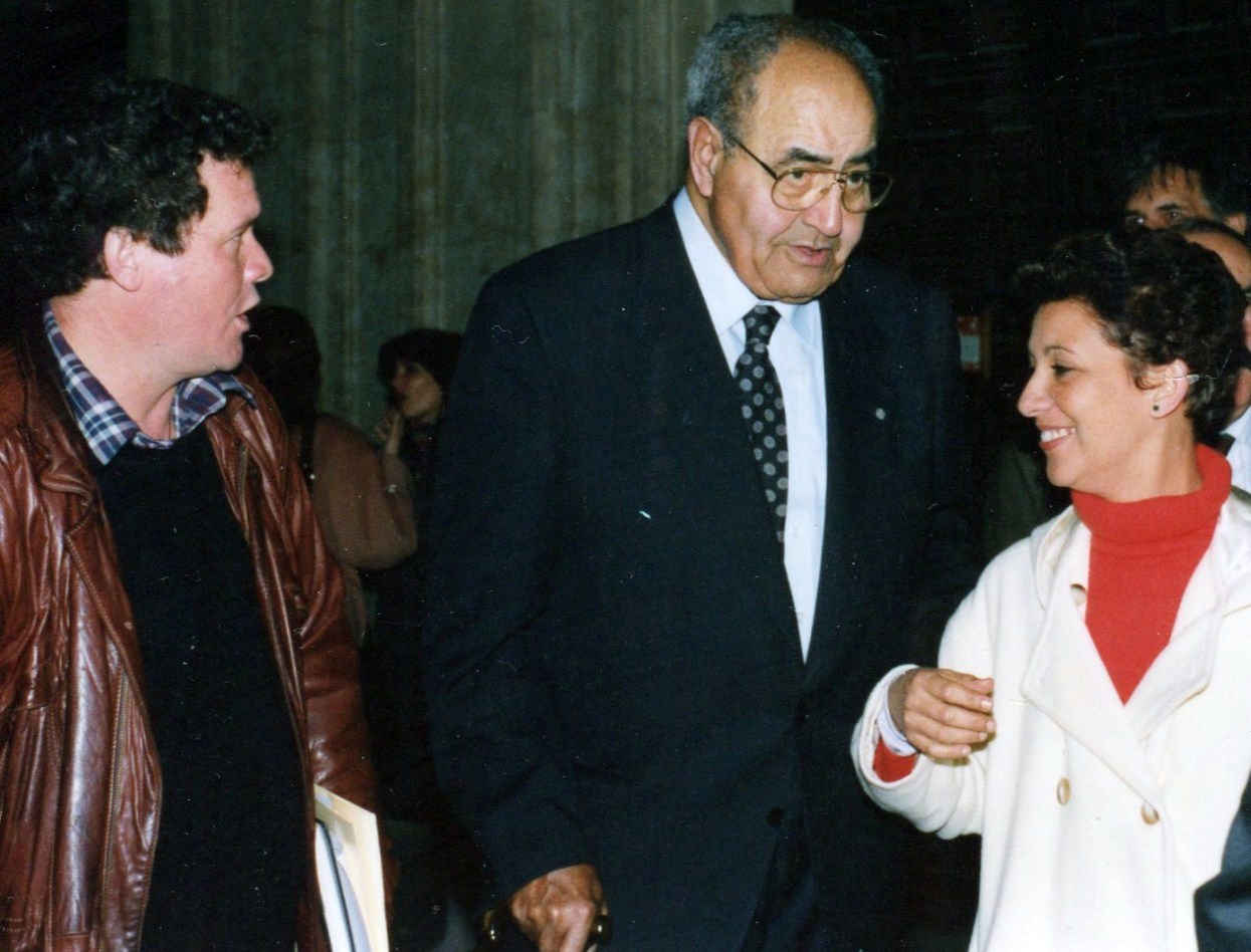 3 Baquero con Nidia Fajardo y Vladimir Zamora, en la Pontificia (foto de A. P. Alencart, 1993)