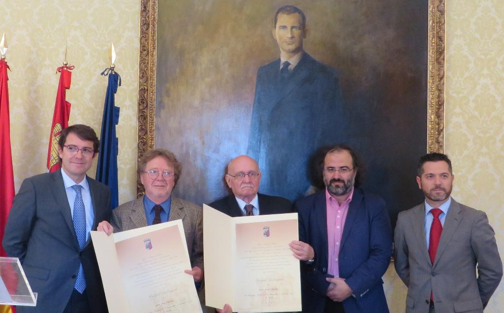 1 Cameron y Rauskin, con sus Diplomas de Huéspedes Distinguidos de Salamanca (1024x768)