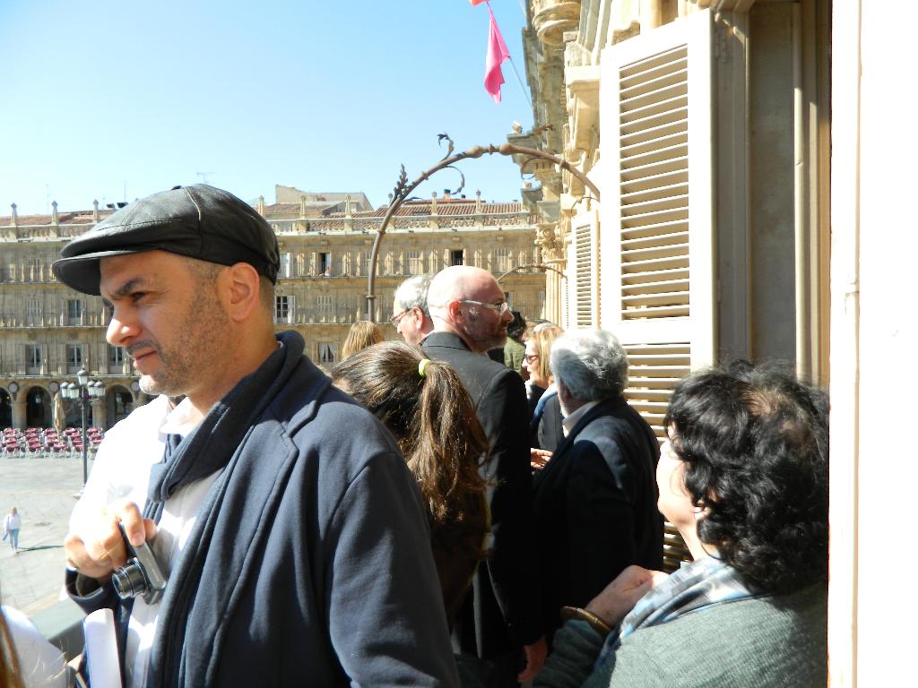 2 El colombiano Sergio Laignelet, viendo la Plaza Mayor (JMU)