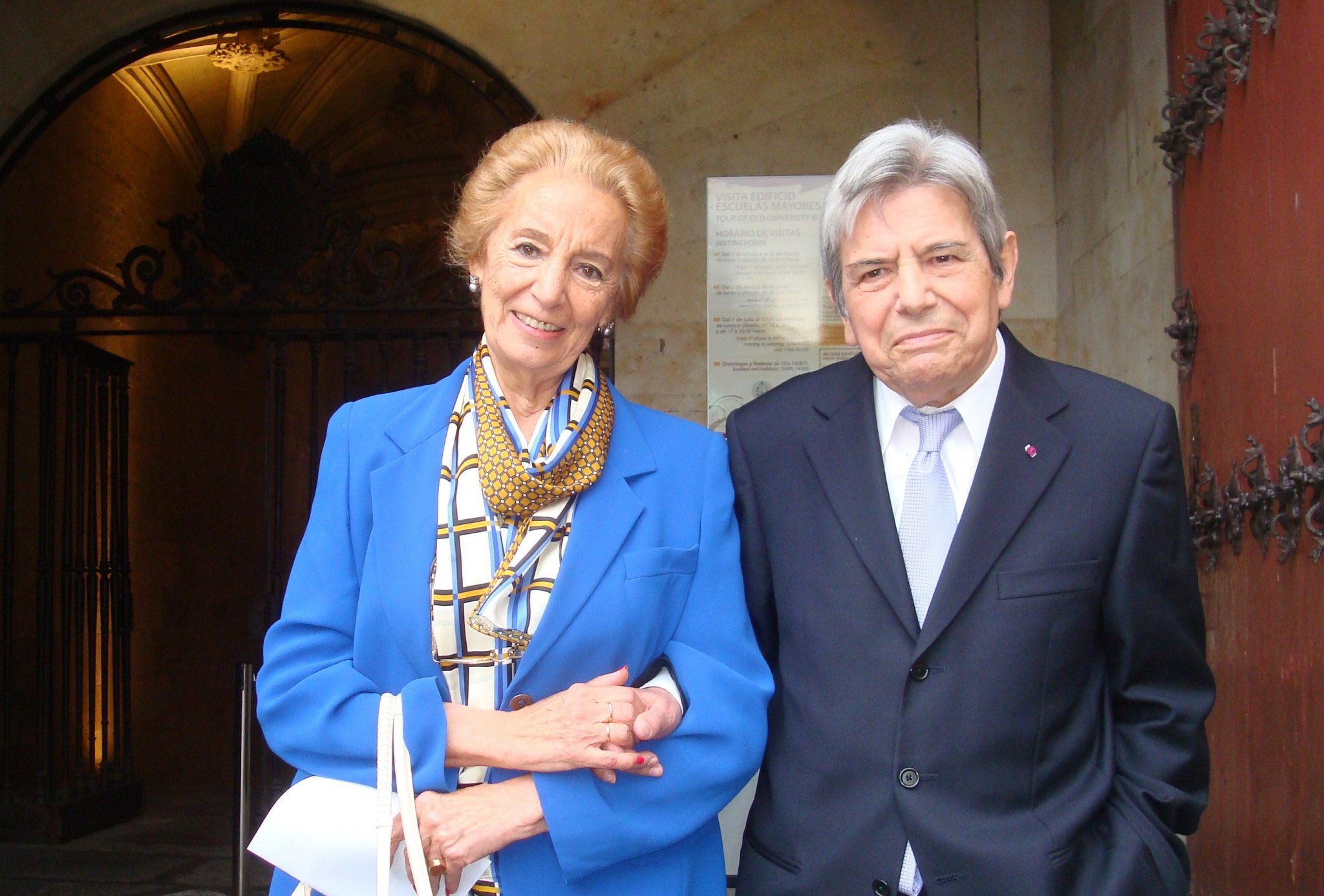 2 Pilar Fernández Labrador y el poeta portugués António Salvado, actual presidente del jurado (foto de Jacqueline Alencar)