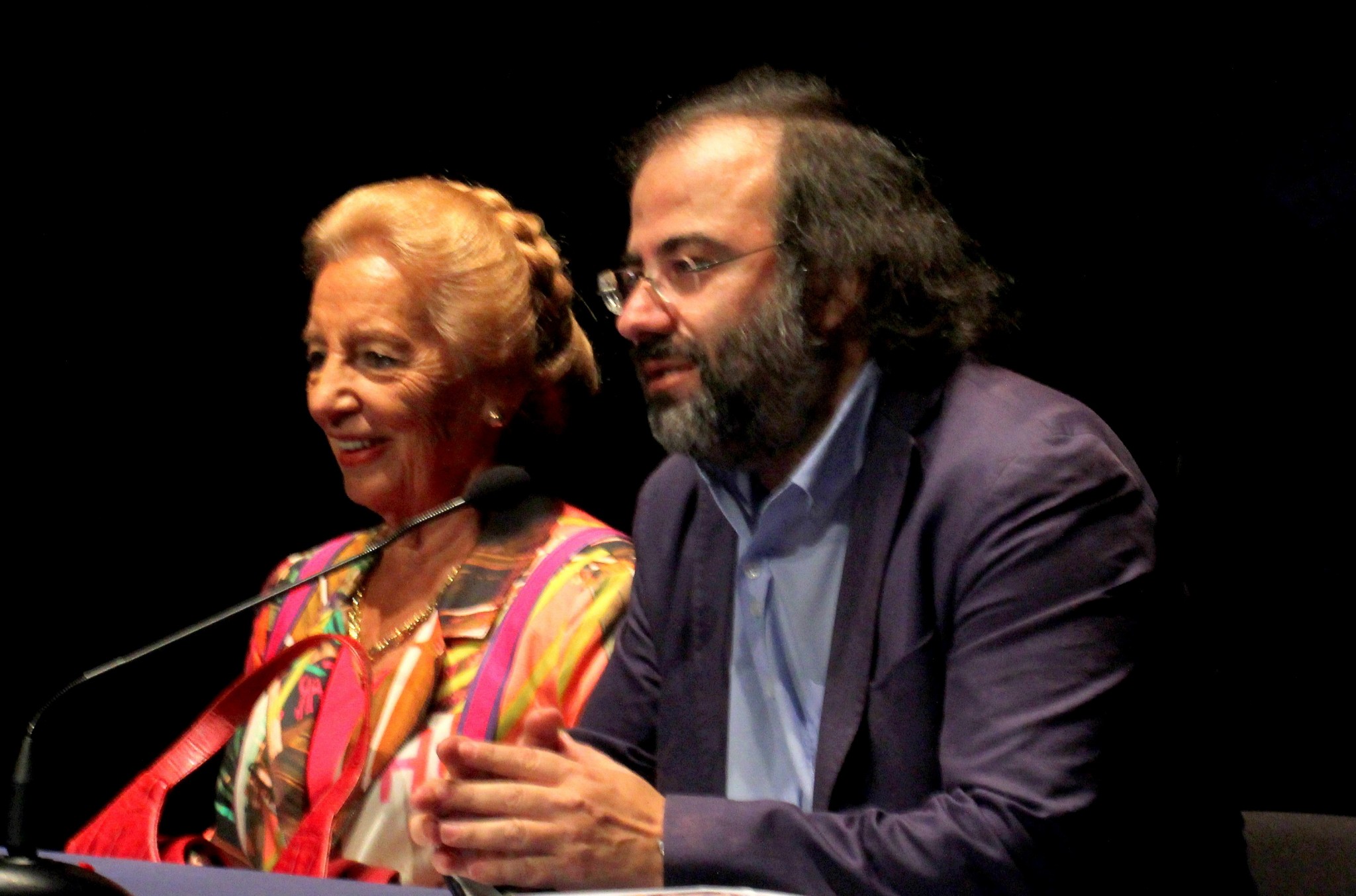 3 Pilar Fernández Labrador y A. P. Alencart,coordinador literario del premio (foto de José Amador)