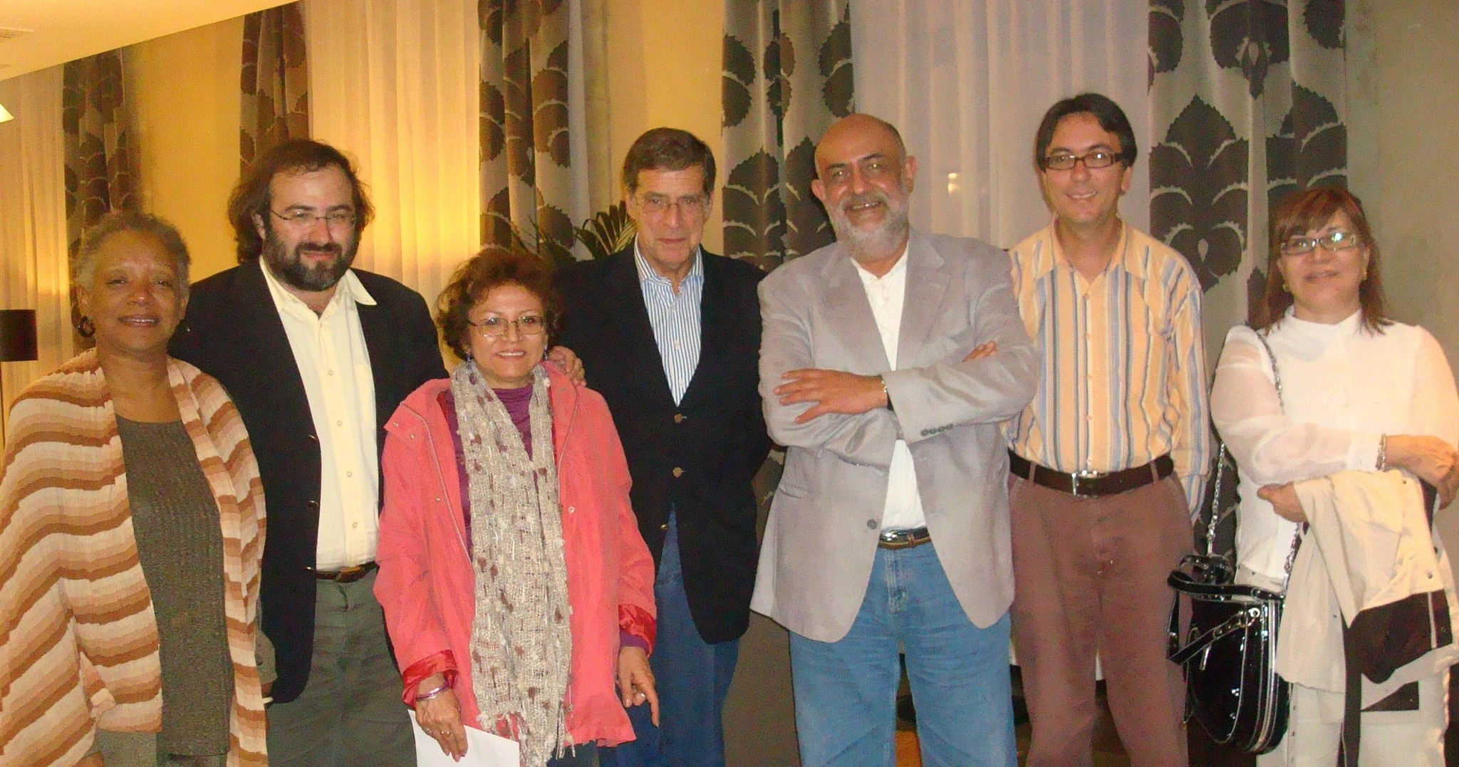 4 Nancy Morejón y algunos poetas del XI Encuentro (Alencart, Sonia Luz Carrillo, Graça Moura, Aguilar Carrillo, Oquendo y Correyero (foto de Jacqueline Alencar)