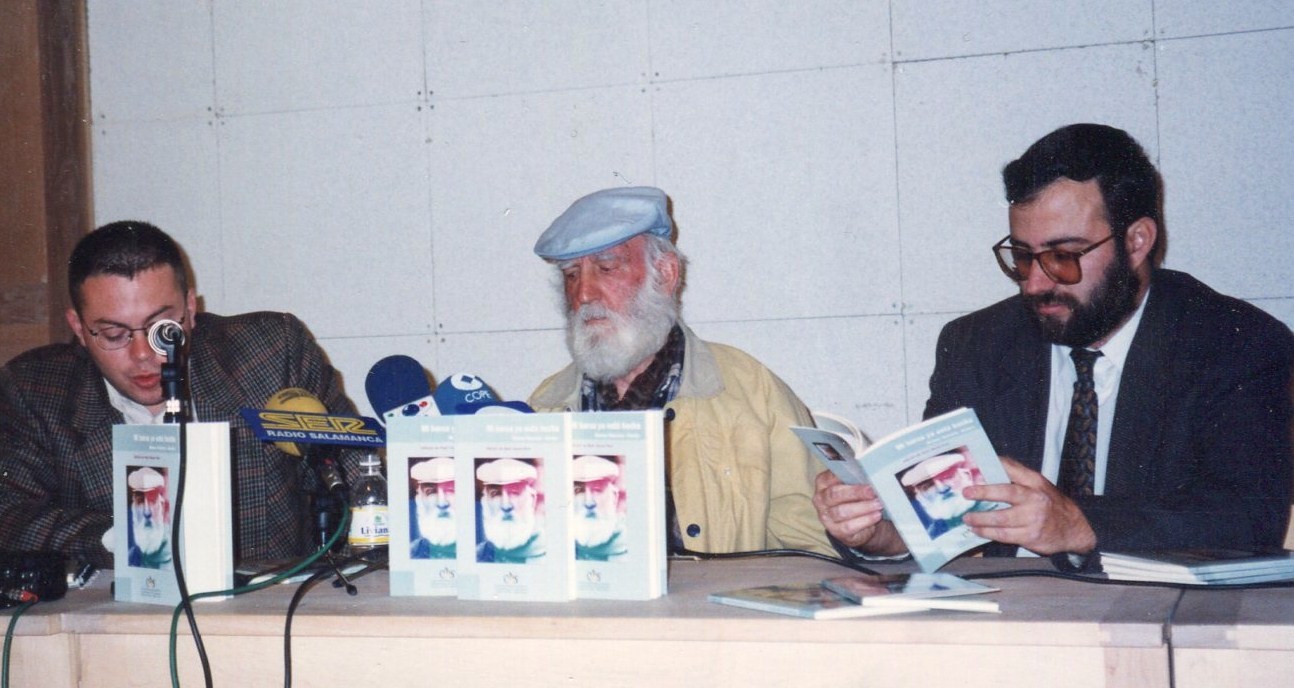 Vacas, Adares y Alencart, presentando Mi barca ya está hecha (Foto de Luiz Monzón, 1999).