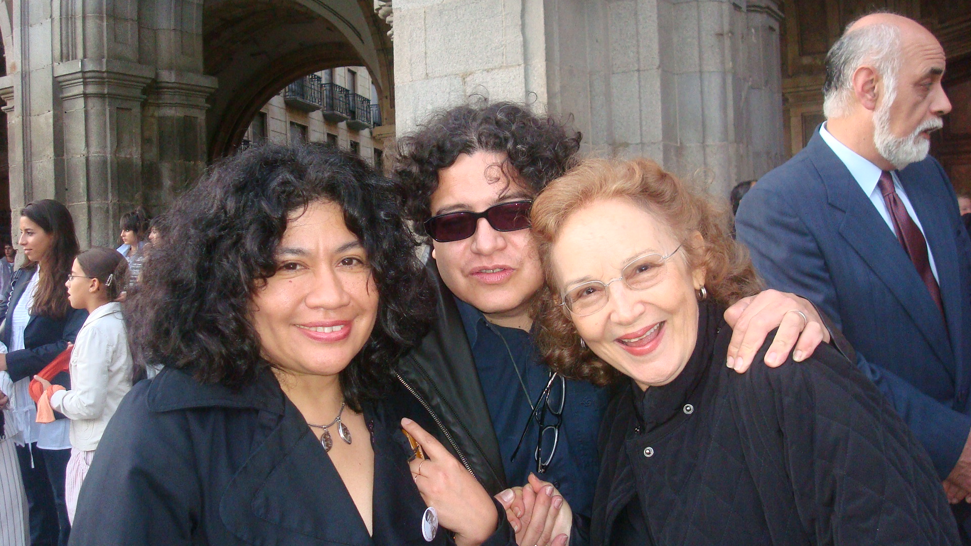 14 Sylvia Miranda, Arturo Bolaños y Astrid Cabral (Salamanca, 2009)