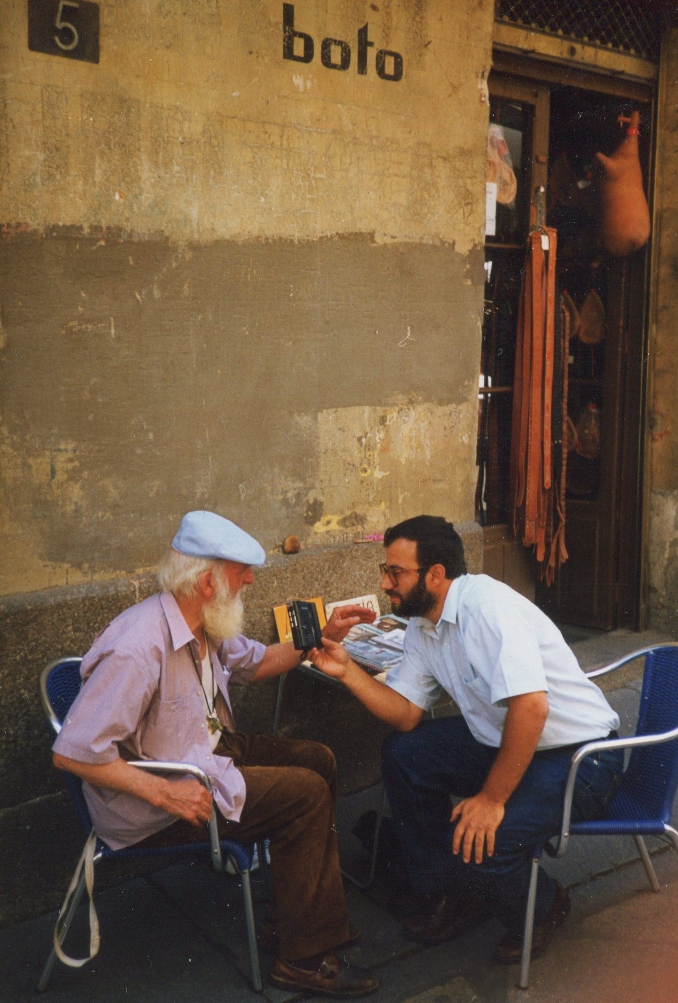 9 Adares y Alfredo Pérez Alencart (1995, fot de Jacqueline Alencar)