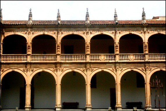 1 Claustro del Colegio Mayor Fonseca (José Amador Martín)