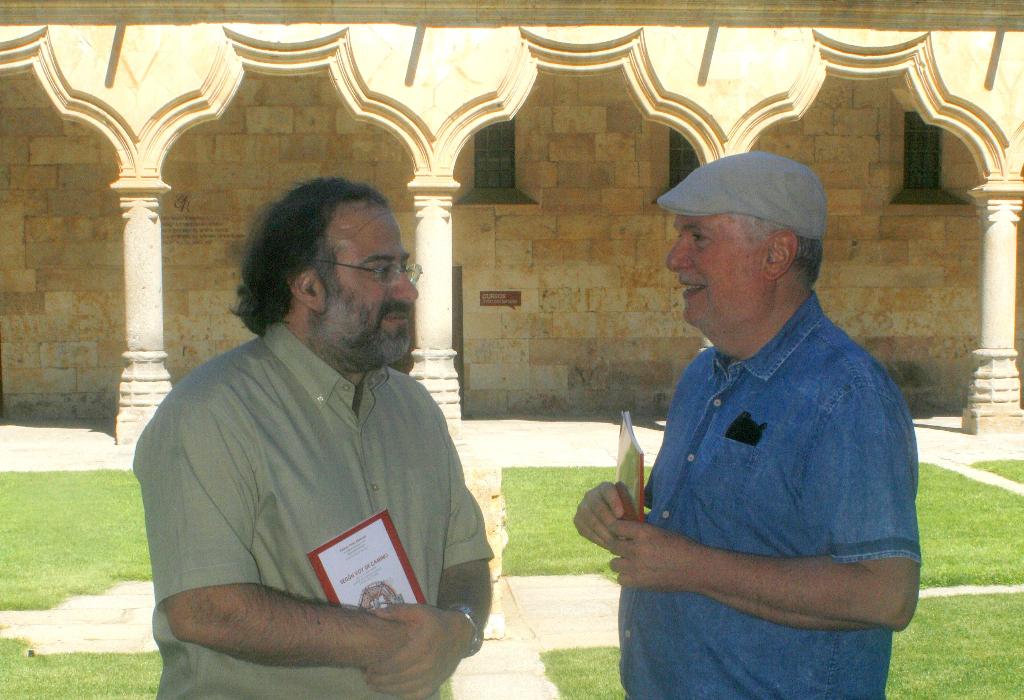 5 Alencart y Cabrera en el Patio de Escuelas Menores de la Universidad de Salamanca