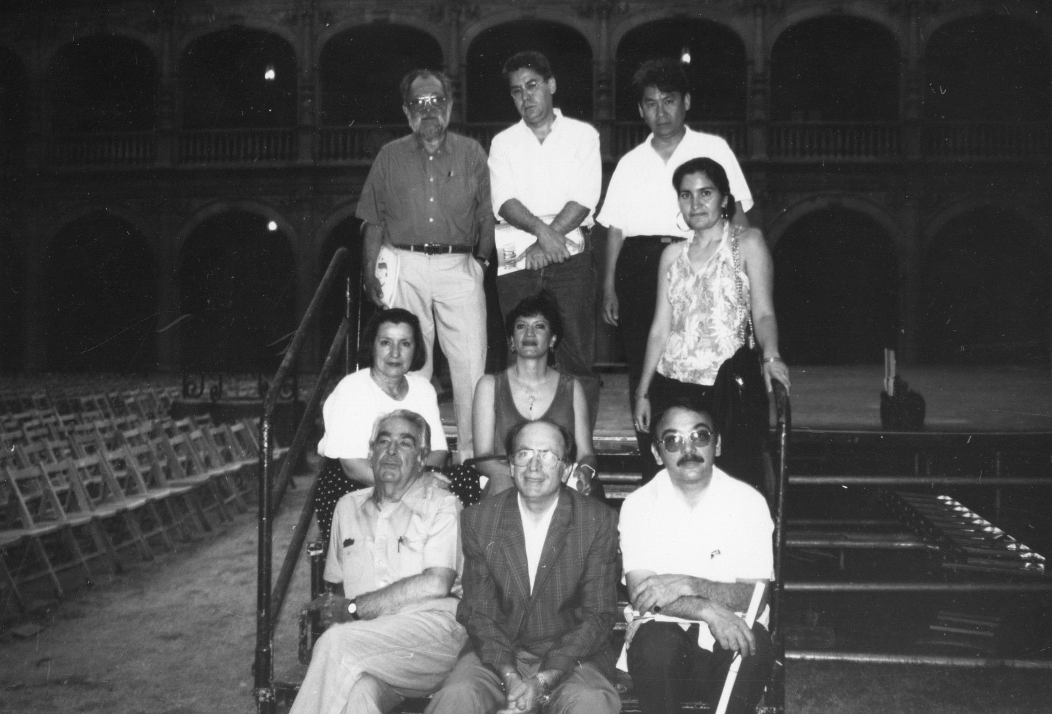 12 Shimose en el Colegio Fonseca de la Usal, con Carmen y Alvaro Mutis, Mintejo, María Eugenia y Carlos Contramaestre, Jacquelibe Alencar y Pérez Ariza, entre otros. (1991, foto de A. P. Alencart)