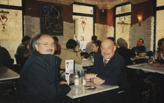 3 Antonio Colinas y José Hierro en Salamanca, 2001 (foto de A. P. Alencart)