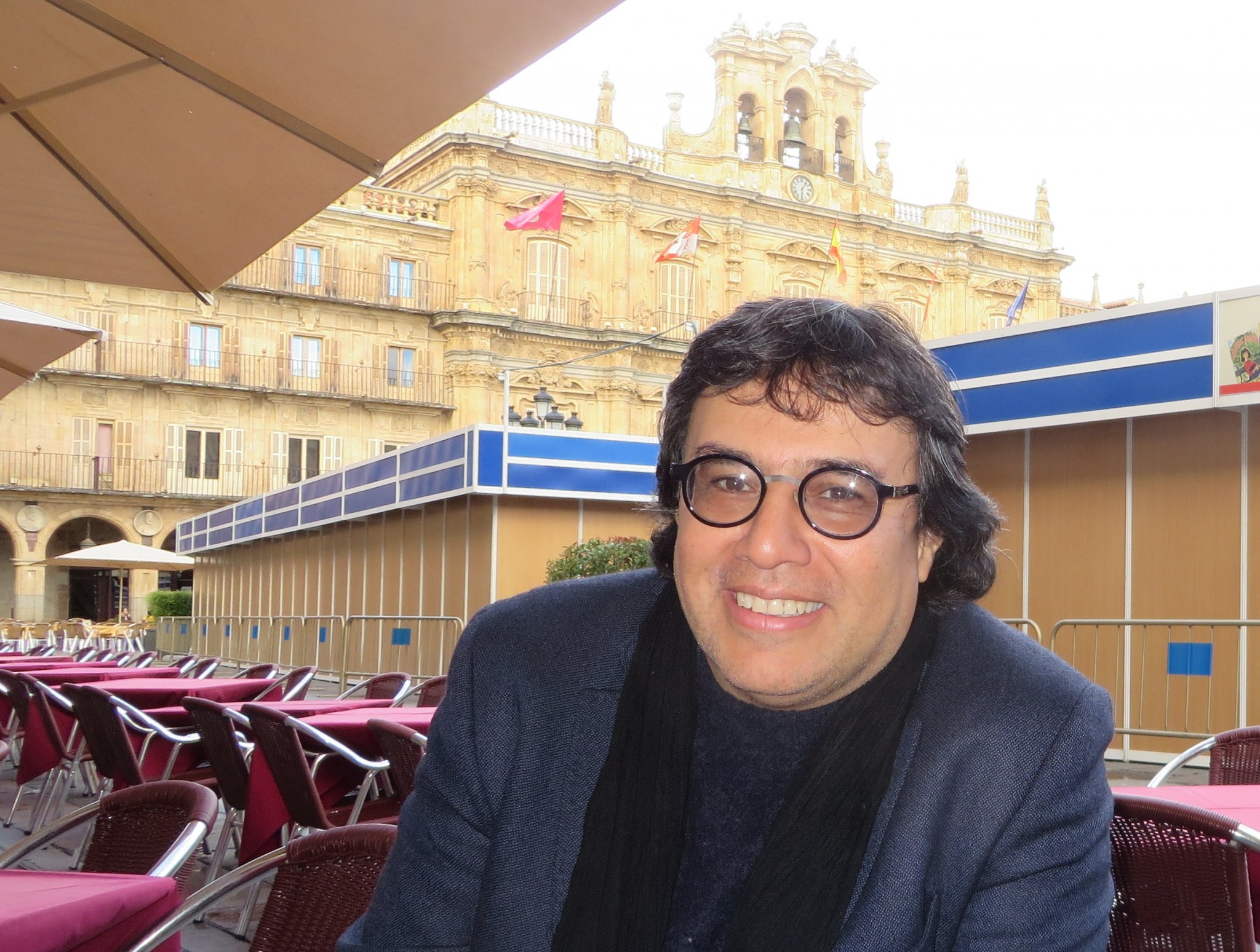 1 Álvaro Mata Guillé en la Plaza Mayor de Salamanca (Foto de jacqueline Alencar, 2016)