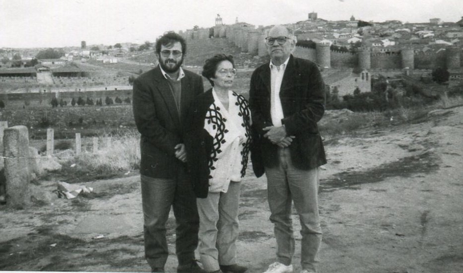 9 A. P. Alencart, Belén Lobo y Rodolfo Izaguirre, en Ávila (foto del colombiano Hernando Cabarcas)