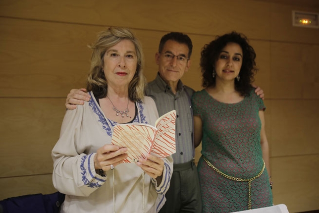 3 María Antonia García de León presentando su nuevo libro (Foto de Rueda Villaverde)