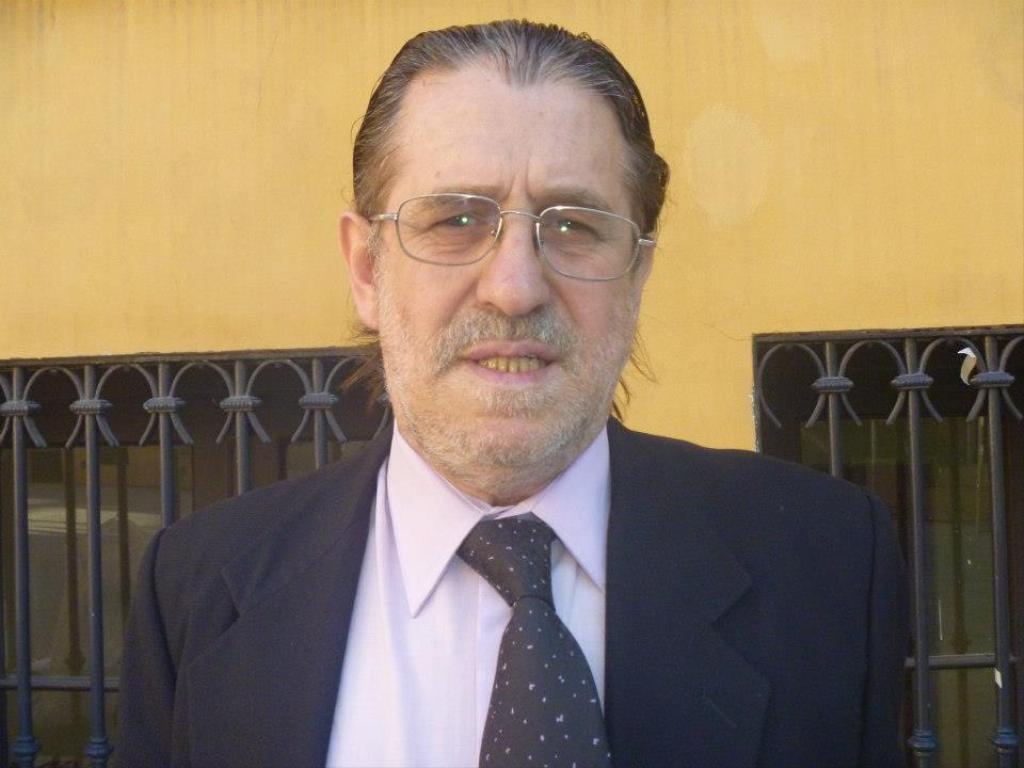 11 El escritor y periodista argentino Hugo Muleiro