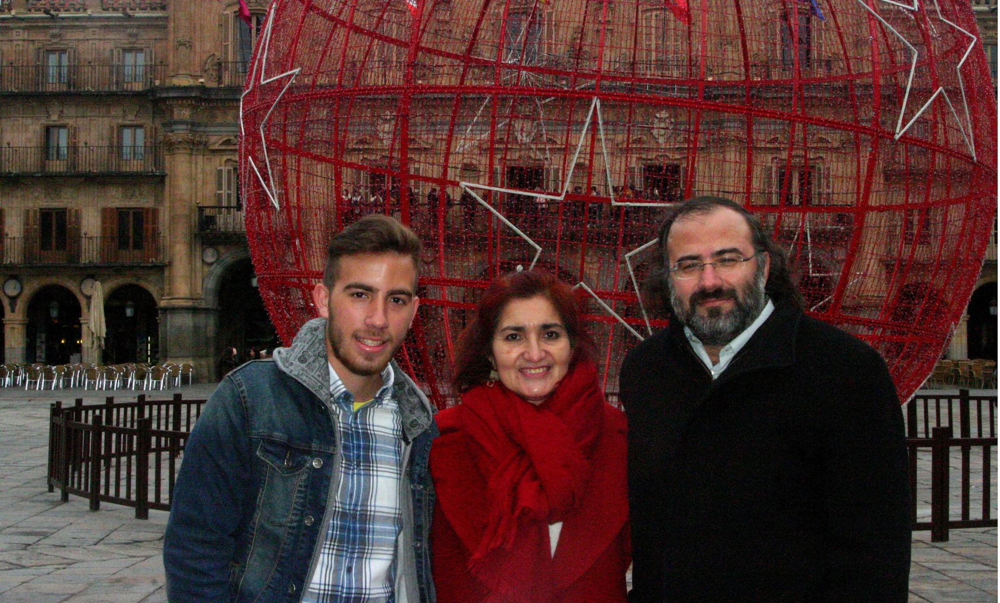 9 José Alfredo, Jacqueline y Alfredo (Navidades de 2014. Foto de José Amador Martín)