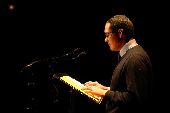 9 Juan Ángel Torres Rechy en el Teatro Liceo de Salamanca (foto de José Amador Martín)