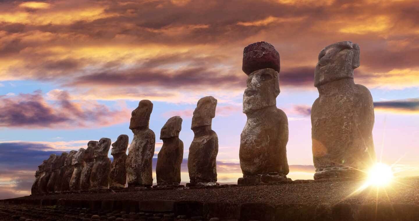 1 Moais en la Isla de Pascua (foto archivo)