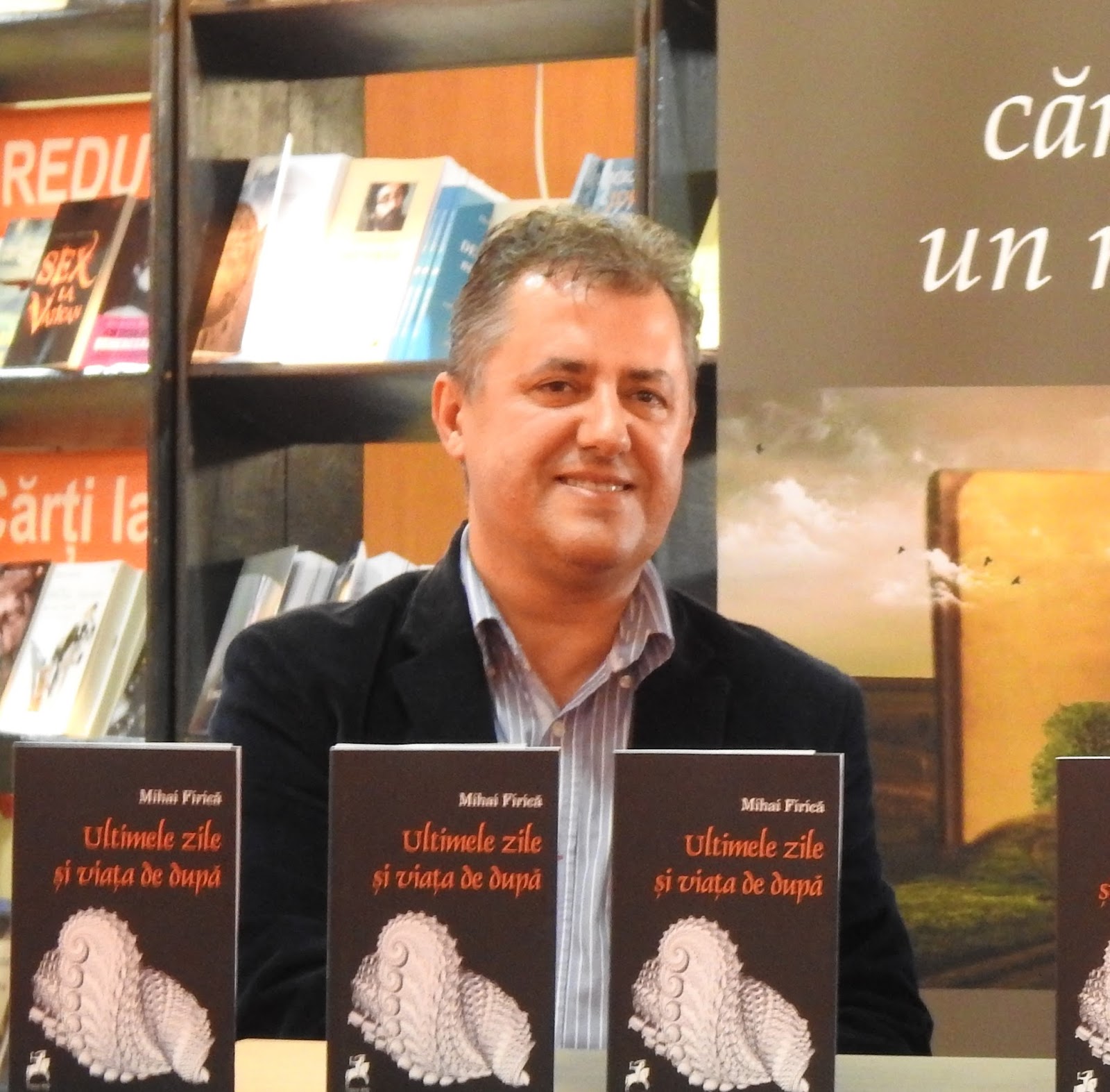 14 Firică con su nuevo libro