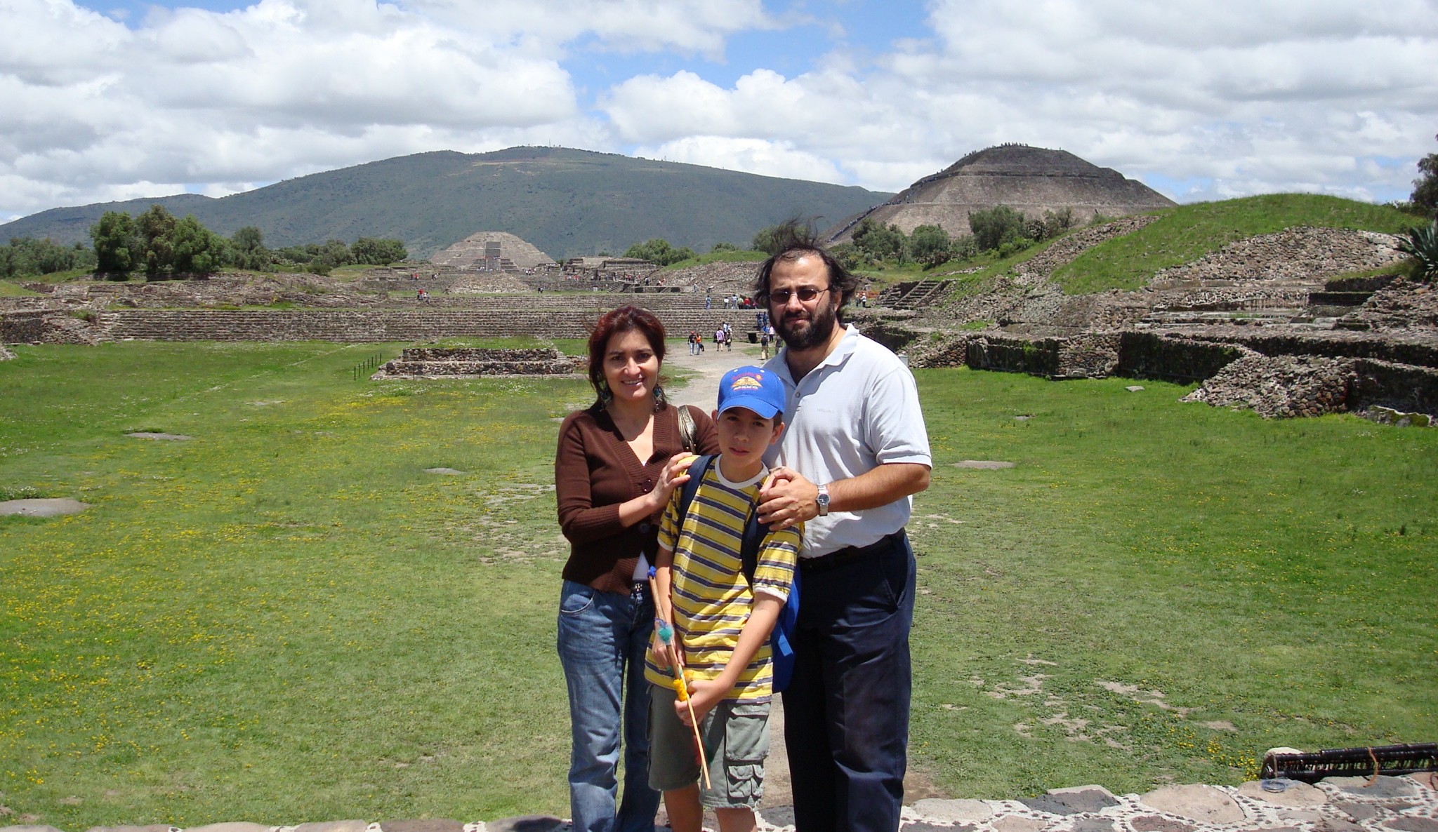 13 Familia en Teotihuacán (México, 2007)