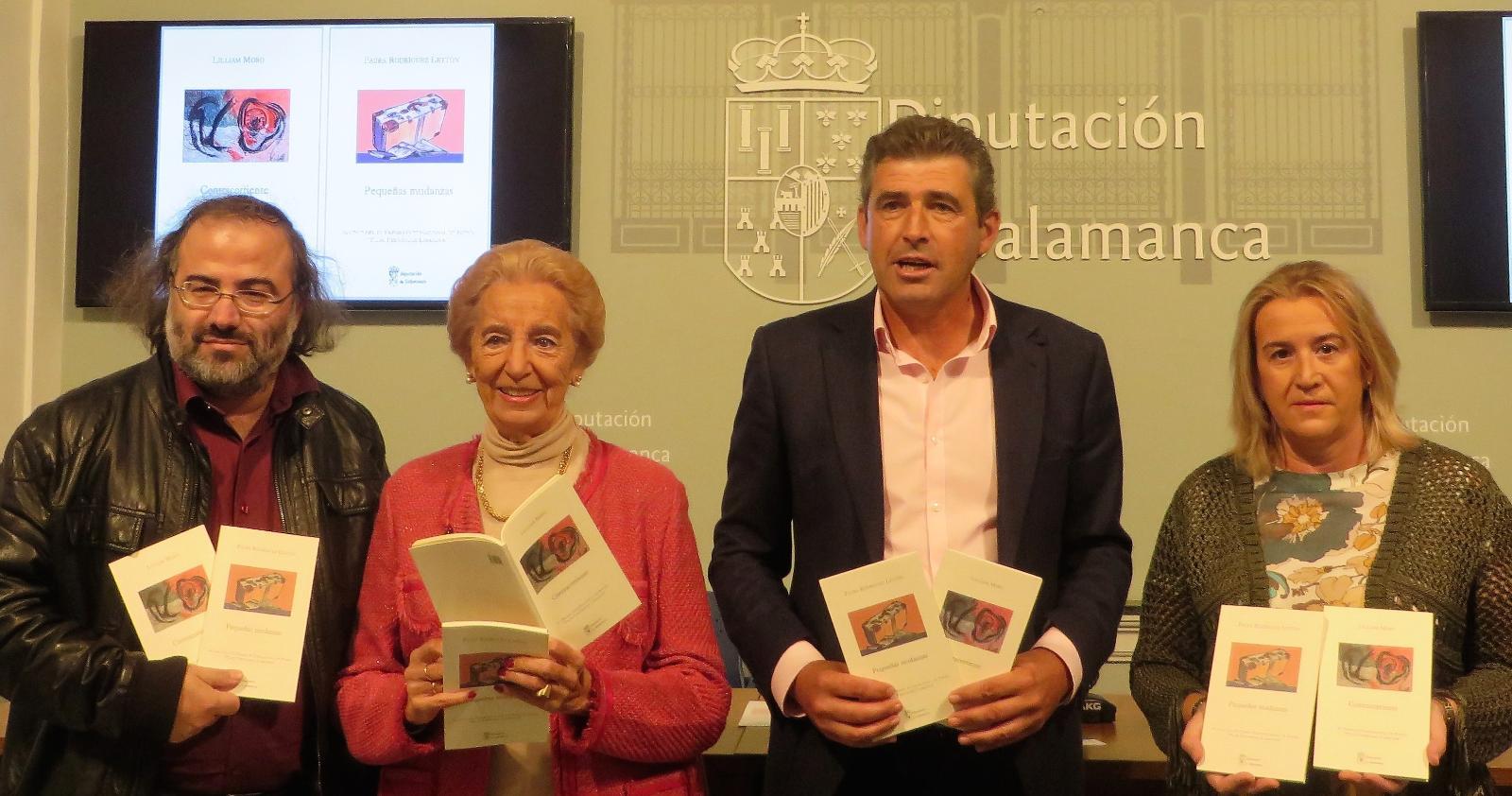 7 A. P. Alencart, Pilar Fernández Labrador, Julián Barrera e Inmaculada G. Salas, con los libros ganador de la IV edición