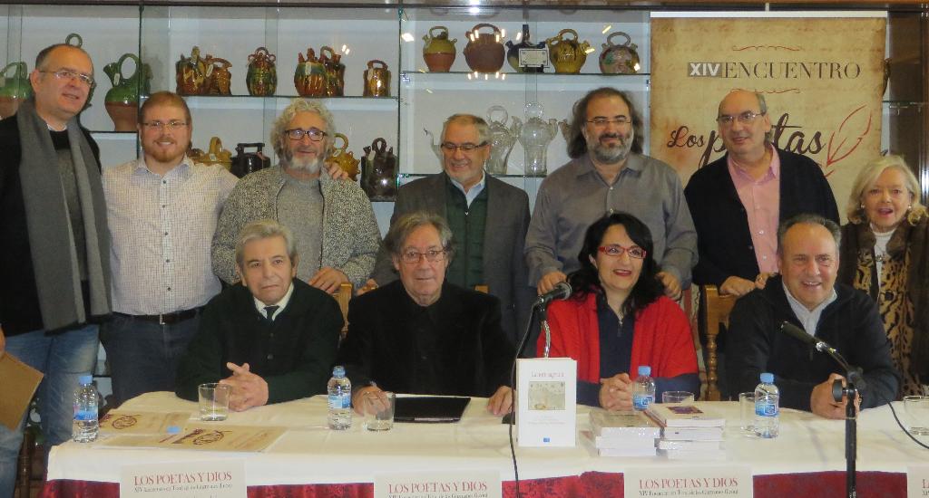 2 Poetas que leyeron en la sesión de clausura del encuentro