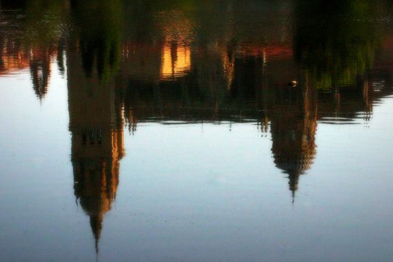9 Salamanca reflejada en el río Tormes, de José Amador Martín
