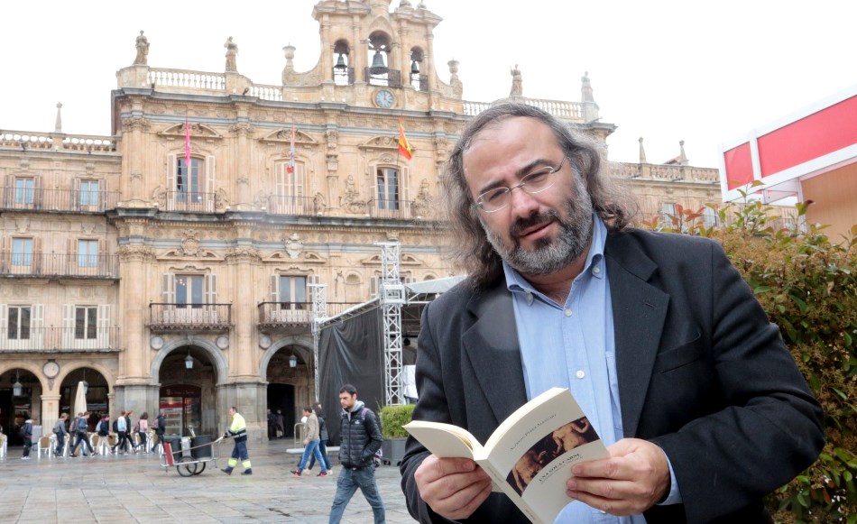 7 A. P. Alencart en la Plaza Mayor de Salamanca